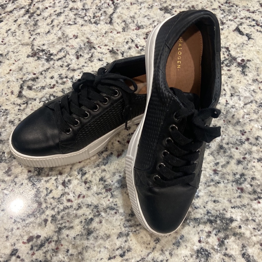 Halogen black leather platform sneakers. Size 9. - Picture 3 of 6